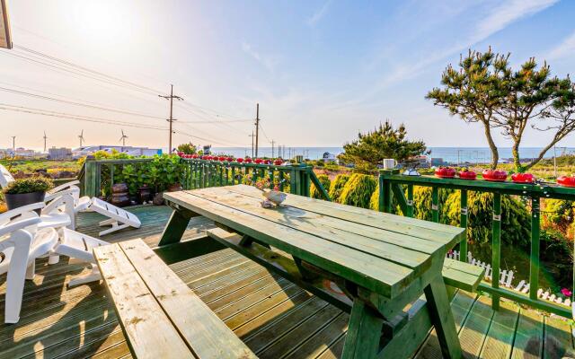 Jeju Kkothyanggi Badasori Pension