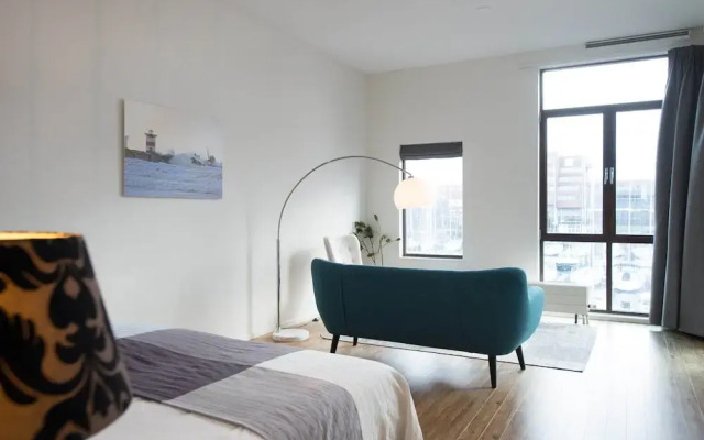 Appealing Apartment in Den Haag With Balcony, Terrace