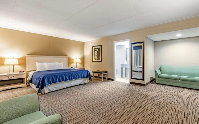 Rodeway Inn & Suites