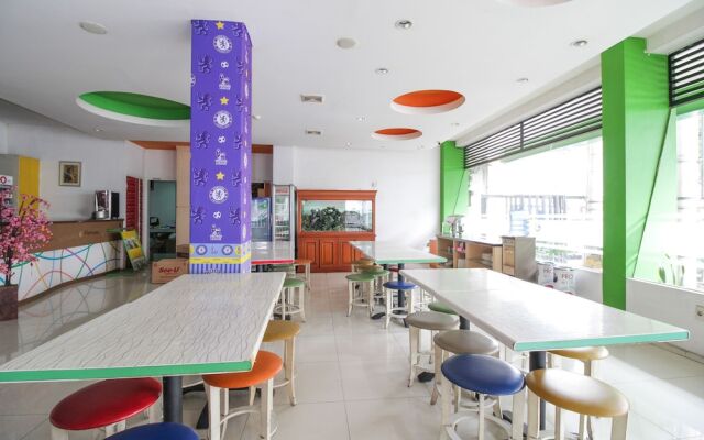 Airy Alun Alun Malang Zainul Arifin 55