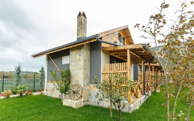 Cozy House Surrounded by Nature in Agva