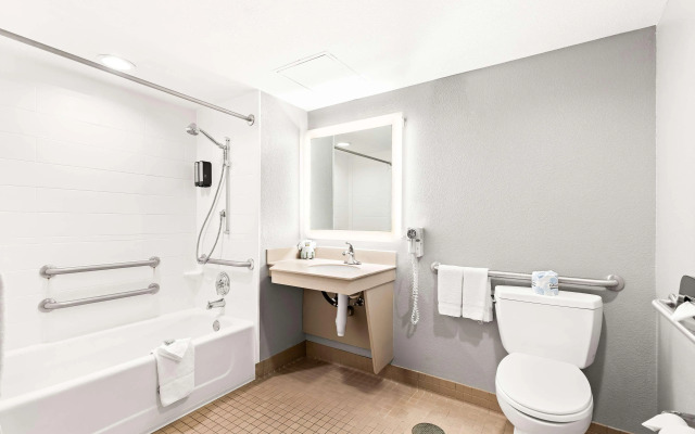 Best Western Yacht Harbor Hotel