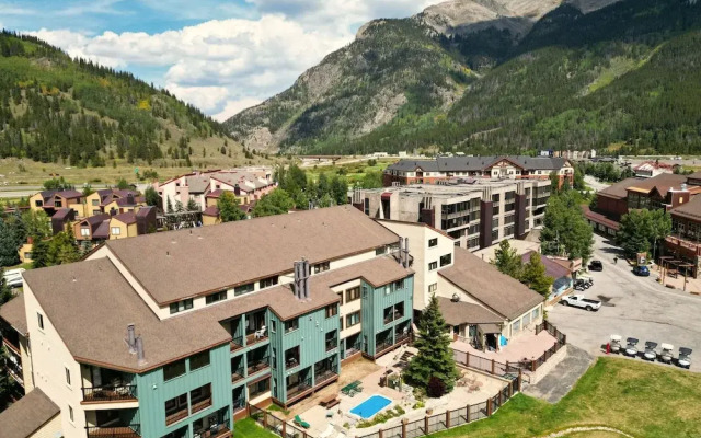 Amazing Ski in-out Condo With Mountain Views - FP114 by RedAwning