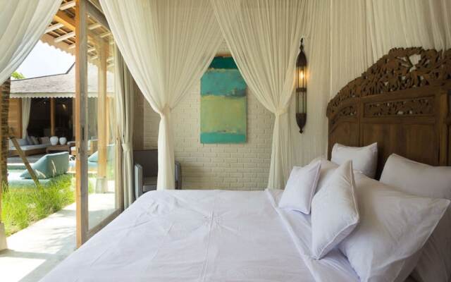 Luxury 4 Bedroom Villa With Private Pool, Bali Villa 2006