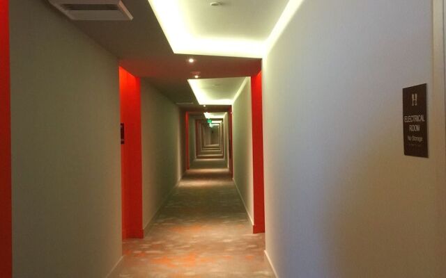 Lyfe Residence Building - Private apts over the beach