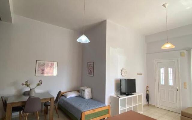 Seaside Studio 1 ( 30 meters from the beach )