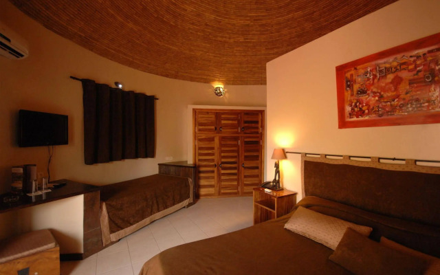 Royam Hotel