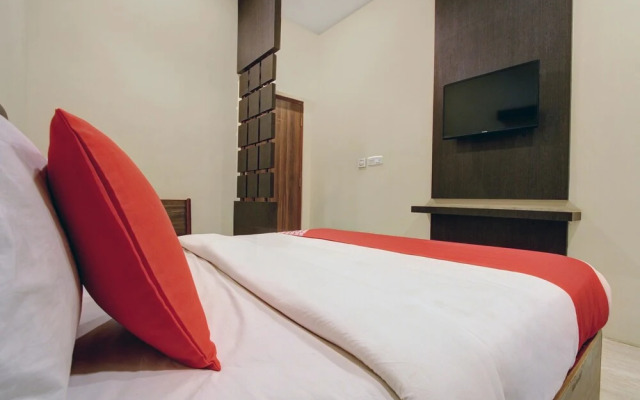 OYO 30970 AAR Royal Residency