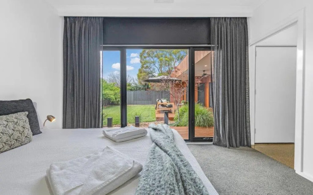 Villa Simone - Tranquil Hideaway in the Heart of Echuca