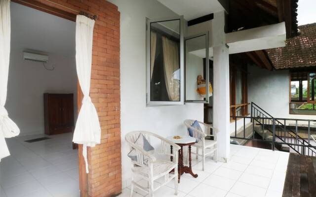 Oka Kartini Bungalows