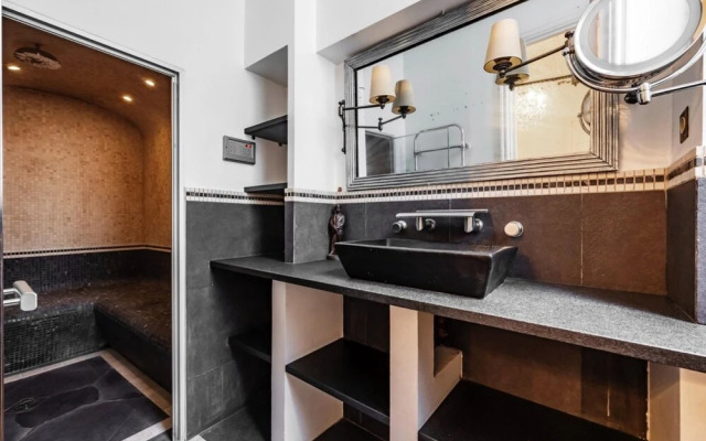 Luxury 5BR House Close to the Arc de Triomphe