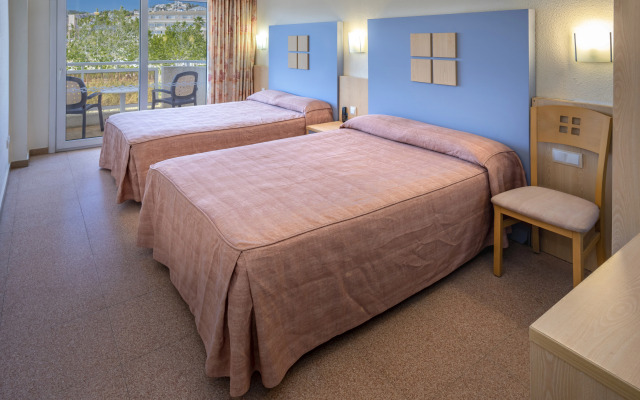 Caprici Beach Hotel & Spa