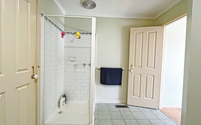 Ringwood 2BR Home