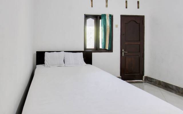SPOT ON 91383 Green Forest Homestay NearTaman Wisata Pusuk Sembalun (Tourist Park)