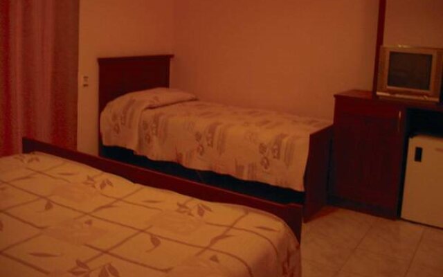 Helia Hotel