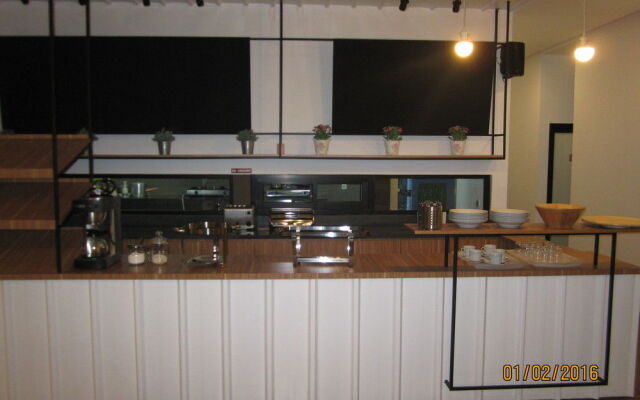 Maxley Hotel@Arjuna