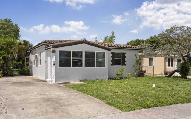 Private House 2 BDR BBQ Garden Parking