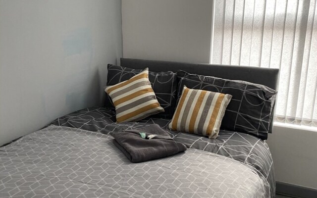 Stunning 4-bed House in Liverpool L15
