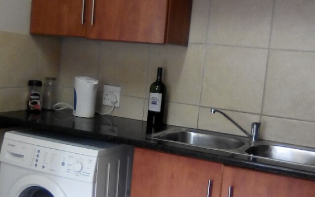 Private Garden Apartment