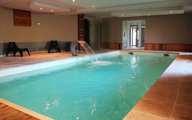 Spacious Holiday Home in Marche-en-famenne With Pool