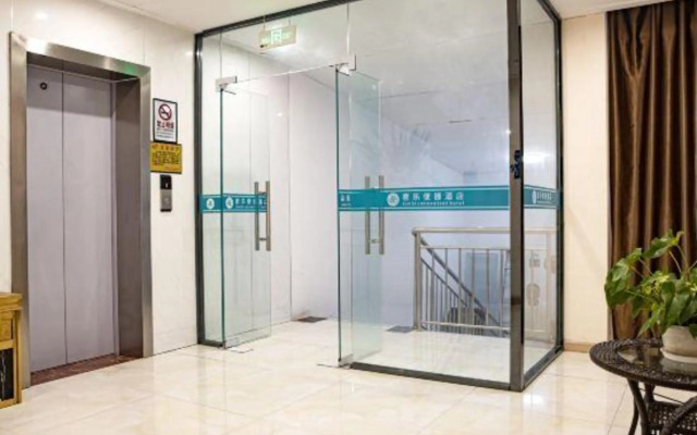 Jungle Express Hotel