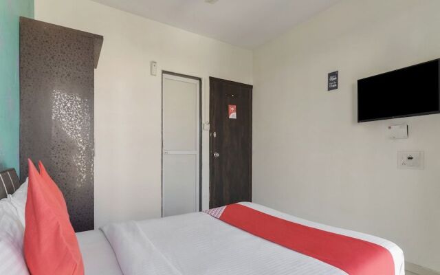 OYO 22920 Executive Skyline Service Apartments