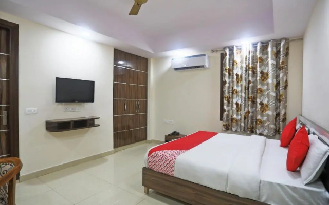 Hotel Rampal Palace