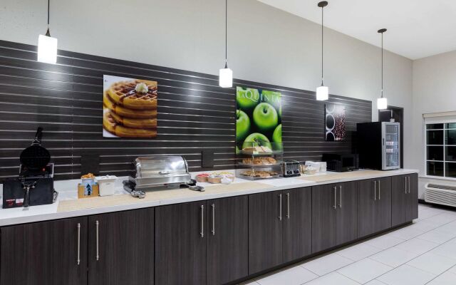 Comfort Inn & Suites