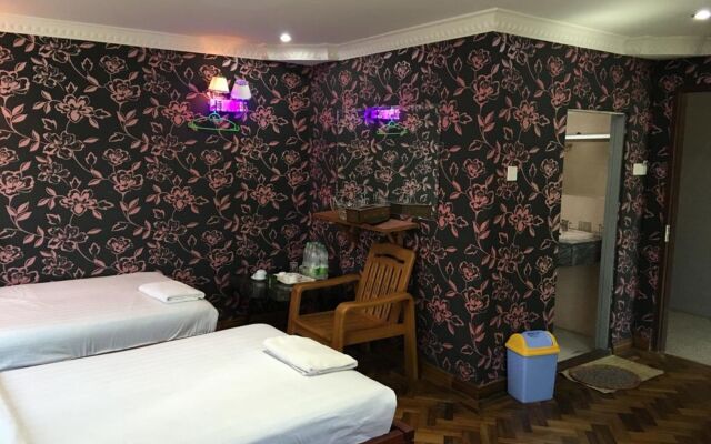 Yaewaddy Motel