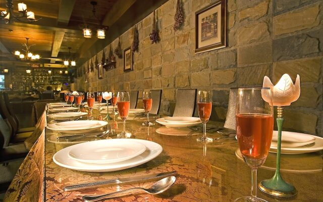 Florence Resort Villa - European Manor