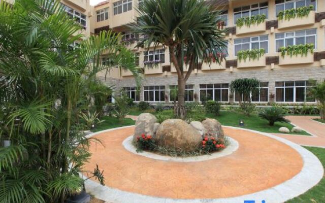 Cheeful Island Resort Hotel