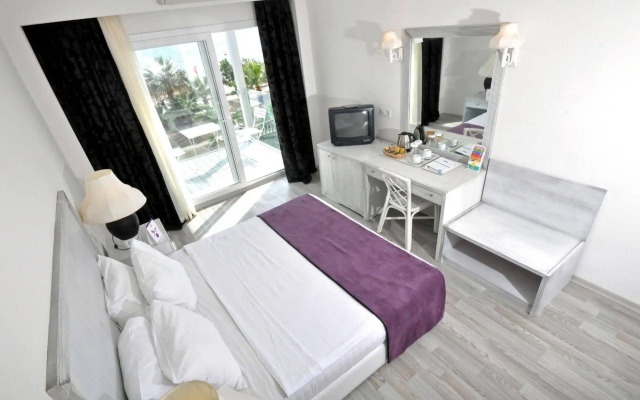 Charm Beach Hotel - All Inclusive