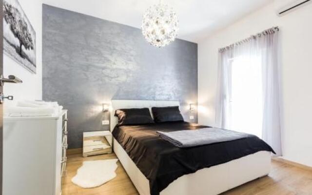 Nikky 2BR apt. in old town centre