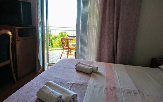 Hotel Ema