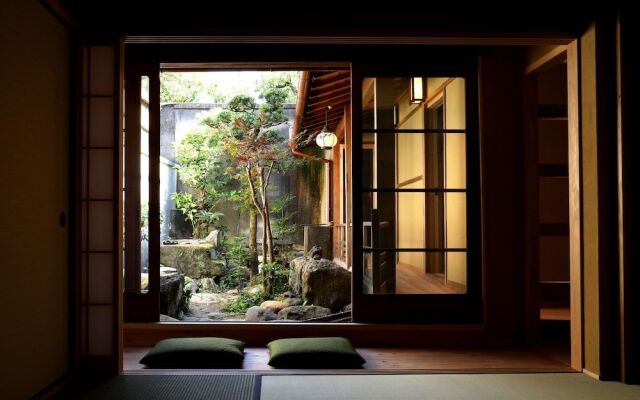 Traditional Guesthouse TONARI