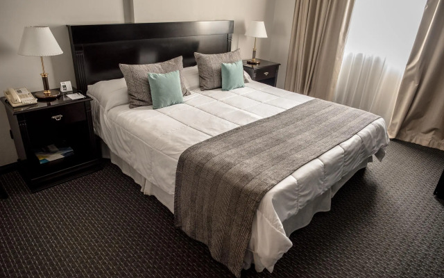 Plaza Real Suites Hotel
