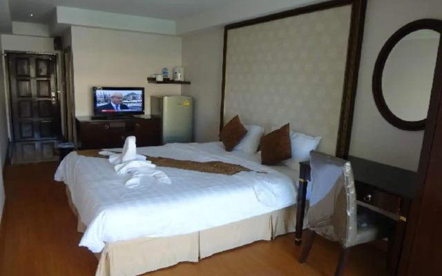 Maleez Lodge Hotel and Restaurant