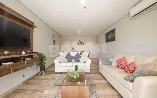 Tranquilo y cómodo apartamento en Villa Morra 2D006