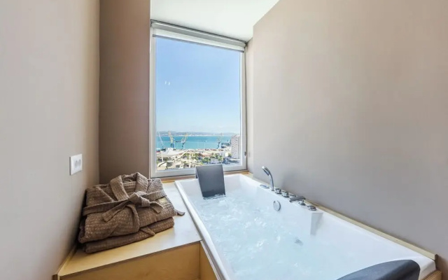 Marina Jacuzzi Suites 2 by  PS