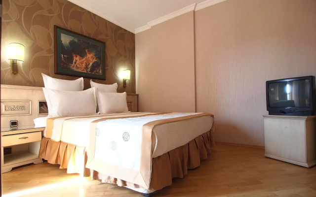Romance Beach Hotel