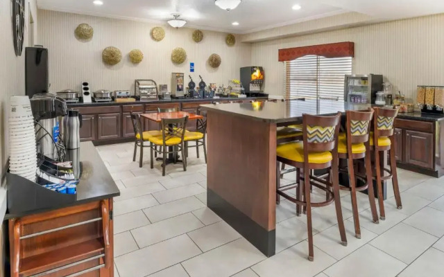 Holiday Inn Express Celina
