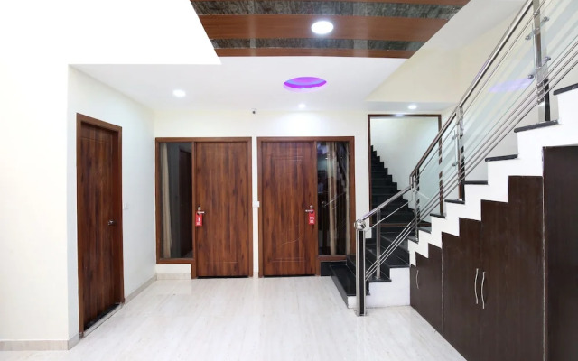 OYO 322 Hotel Royal