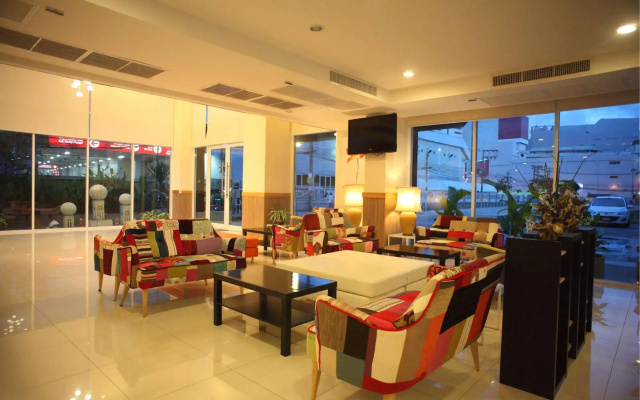 Prom Ratchada Hotel