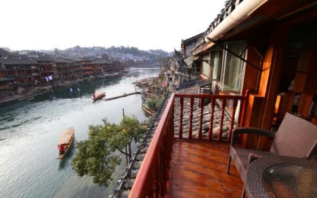 Fenghuang Yihao Apartment
