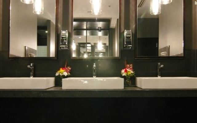 Delta Hotels by Marriott Edmonton Centre Suites