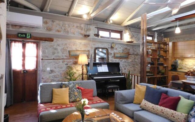 Agoriani Art Suite - 4 seasons' natural living