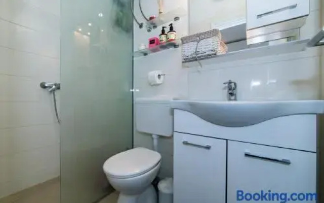 Family friendly apartment, great for children, huge yard and lots of toys