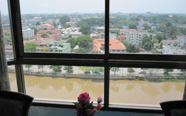 Diamond River Ping Petch-Ngam Hotel