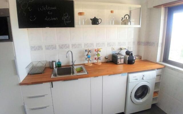 3 bedroom flat near Oriente Station in Lisbon