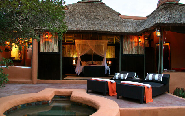 Safari Lodge - Amakhala Game Reserve